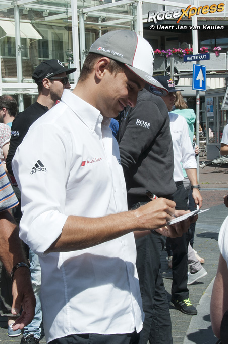 DTM Handtekeningen Centrum Zandvoort